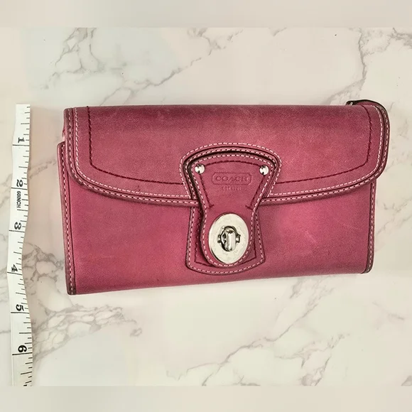 Coach Vintage GiGi Pink Wallet - Picture 7 of 7